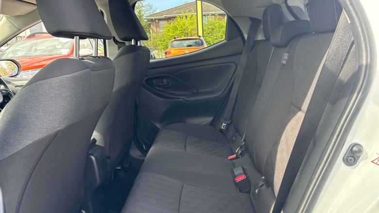 Toyota Yaris 1.5 Hybrid Design 5dr CVT Hybrid Hatchback